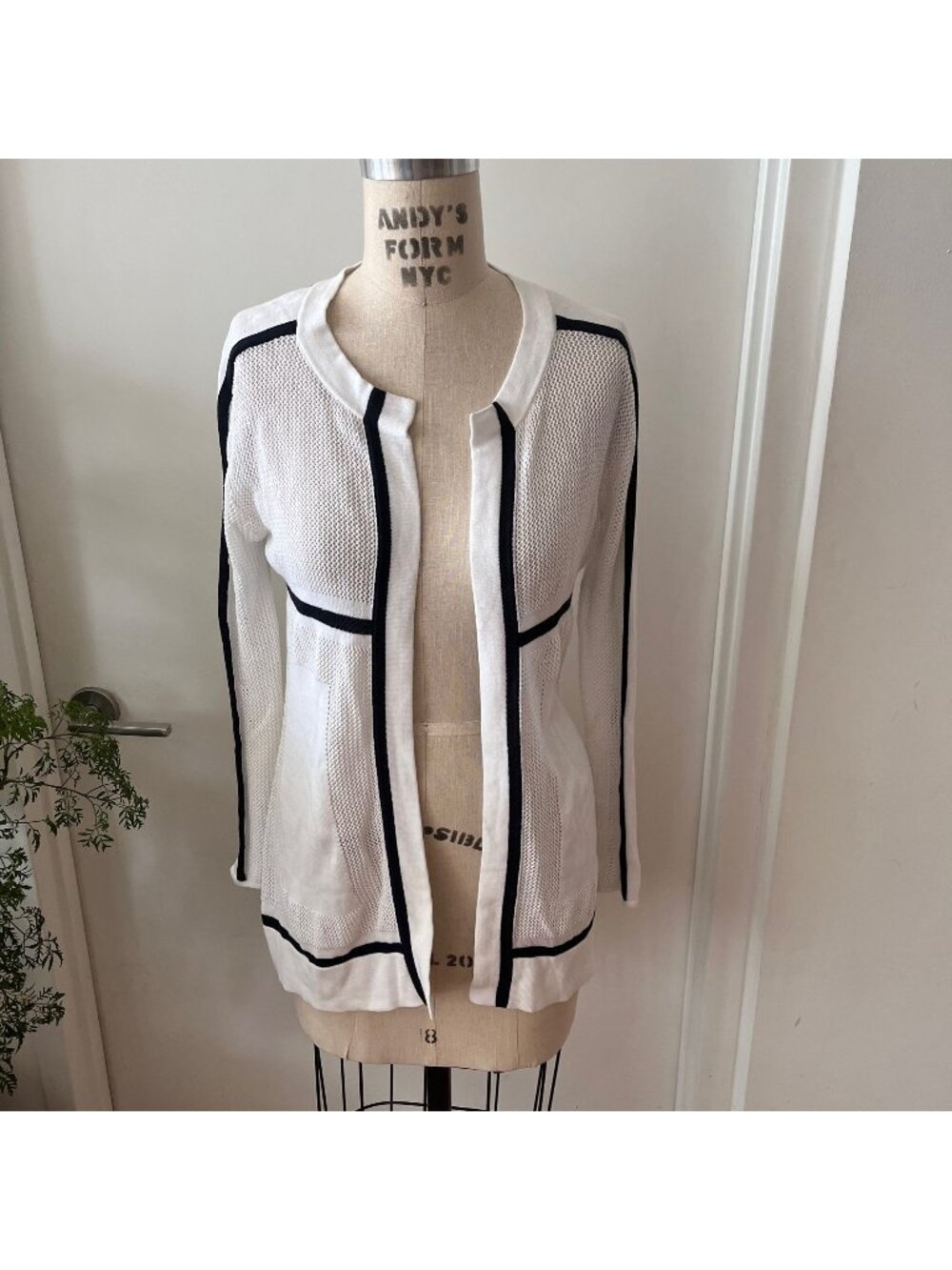 MAGASHONI Lightweight Cotton White Open Cardigan‎ with Navy Trim Size Small